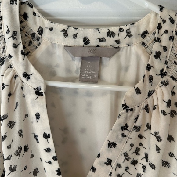 H&M Black and White Wrap Chiffon Sundress with Tie Front and Button Closure - Picture 3 of 5